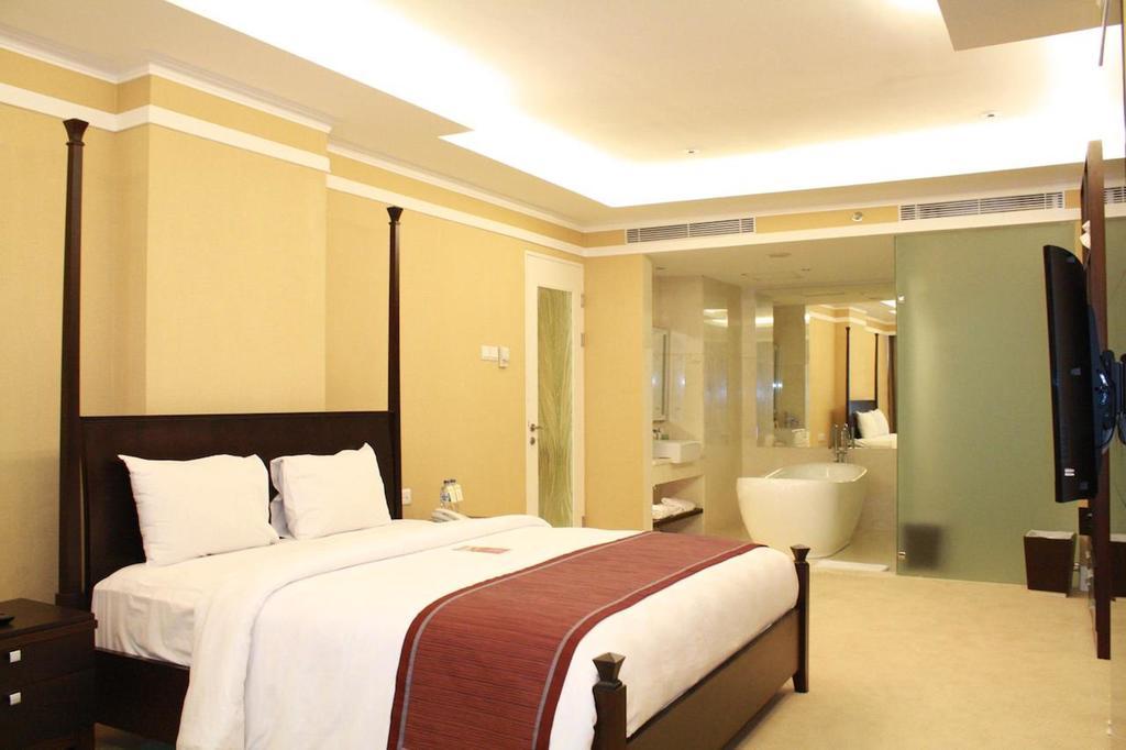 Claro Makassar Hotell Exteriör bild
