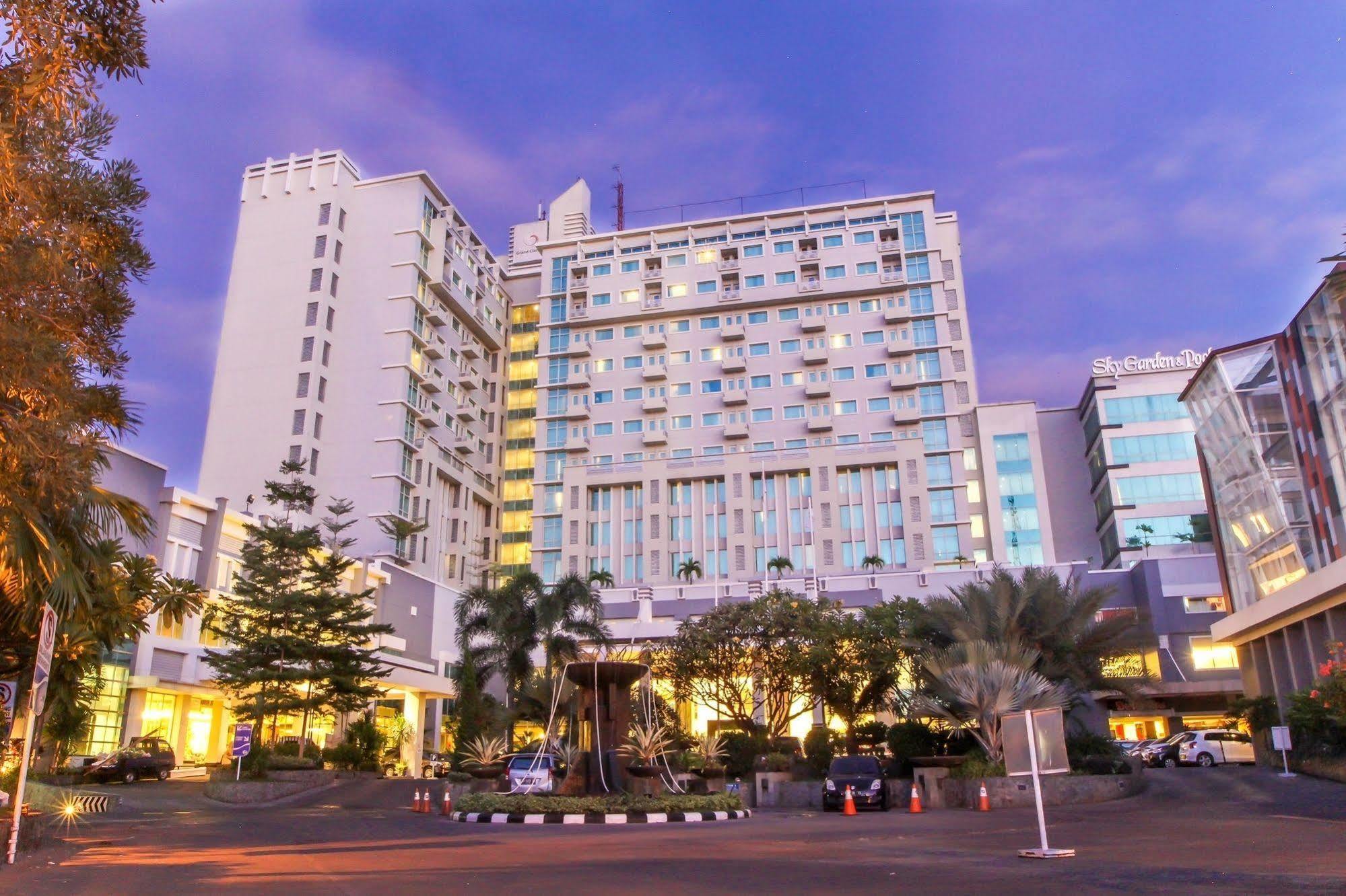 Claro Makassar Hotell Exteriör bild